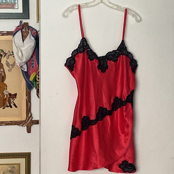 Victoria's Secret Other - Vintage Victoria’s Secret gold label lace slip